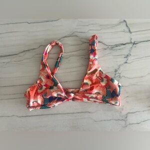 Skatie bathing suit top size medium